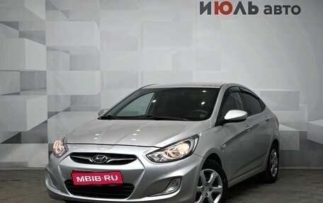 Hyundai Solaris II рестайлинг, 2013 год, 800 000 рублей, 1 фотография