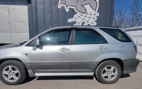 Toyota Harrier, 1999 год, 850 000 рублей, 5 фотография