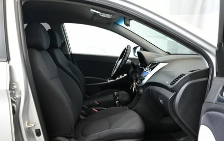 Hyundai Solaris II рестайлинг, 2013 год, 800 000 рублей, 11 фотография