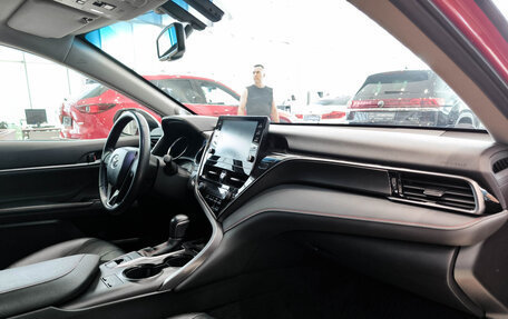 Toyota Camry, 2021 год, 2 850 000 рублей, 15 фотография