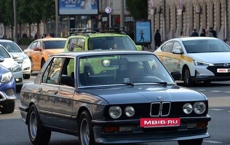 BMW 5 серия, 1983 год, 295 000 рублей, 13 фотография