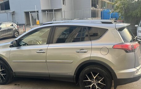 Toyota RAV4, 2017 год, 2 390 000 рублей, 7 фотография