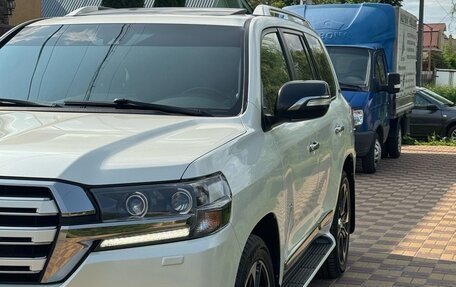 Toyota Land Cruiser 200, 2017 год, 6 890 000 рублей, 5 фотография