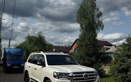 Toyota Land Cruiser 200, 2017 год, 6 890 000 рублей, 7 фотография