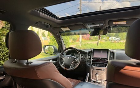 Toyota Land Cruiser 200, 2017 год, 6 890 000 рублей, 14 фотография