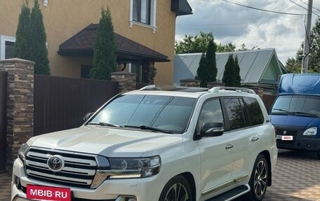 Toyota Land Cruiser 200, 2017 год, 6 890 000 рублей, 3 фотография