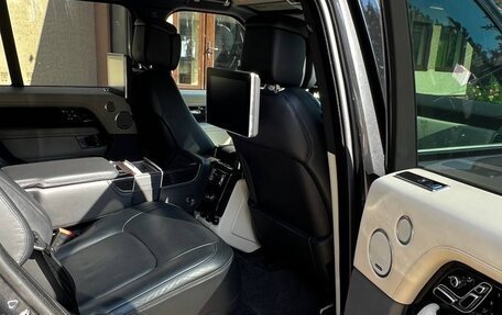 Land Rover Range Rover IV рестайлинг, 2018 год, 9 550 000 рублей, 3 фотография