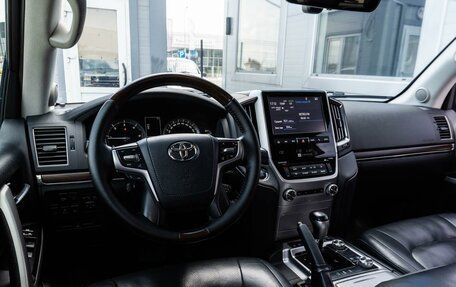Toyota Land Cruiser 200, 2016 год, 4 550 000 рублей, 6 фотография