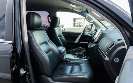 Toyota Land Cruiser 200, 2016 год, 4 550 000 рублей, 8 фотография
