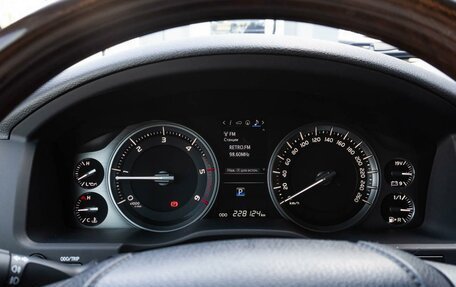 Toyota Land Cruiser 200, 2016 год, 4 550 000 рублей, 18 фотография