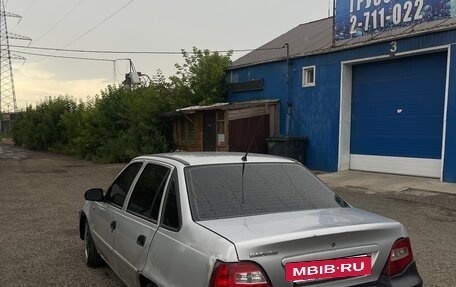 Daewoo Nexia I рестайлинг, 2010 год, 100 000 рублей, 4 фотография