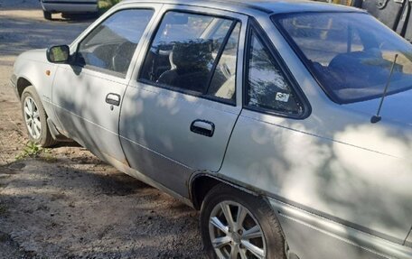 Daewoo Nexia I рестайлинг, 2003 год, 100 000 рублей, 2 фотография