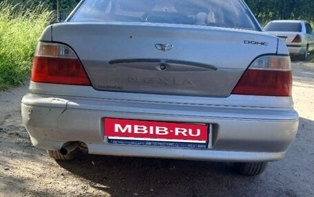 Daewoo Nexia I рестайлинг, 2003 год, 100 000 рублей, 3 фотография