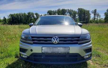 Volkswagen Tiguan II, 2018 год, 2 490 000 рублей, 1 фотография