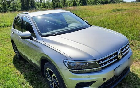Volkswagen Tiguan II, 2018 год, 2 490 000 рублей, 2 фотография