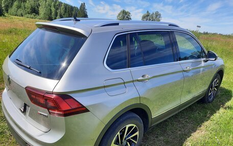 Volkswagen Tiguan II, 2018 год, 2 490 000 рублей, 3 фотография