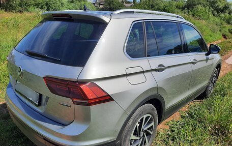 Volkswagen Tiguan II, 2018 год, 2 490 000 рублей, 4 фотография