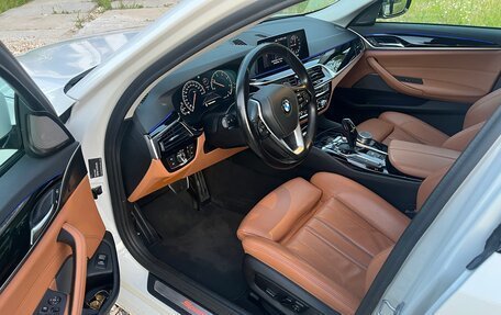 BMW 5 серия, 2019 год, 2 950 000 рублей, 10 фотография