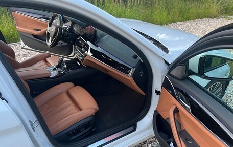 BMW 5 серия, 2019 год, 2 950 000 рублей, 13 фотография