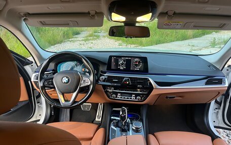 BMW 5 серия, 2019 год, 2 950 000 рублей, 15 фотография