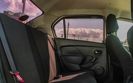 Renault Logan II, 2017 год, 449 000 рублей, 16 фотография