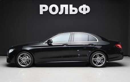 Mercedes-Benz E-Класс, 2019 год, 3 550 000 рублей, 5 фотография
