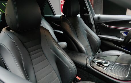 Mercedes-Benz E-Класс, 2019 год, 3 550 000 рублей, 23 фотография