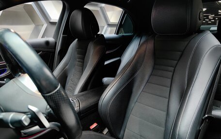 Mercedes-Benz E-Класс, 2019 год, 3 550 000 рублей, 15 фотография