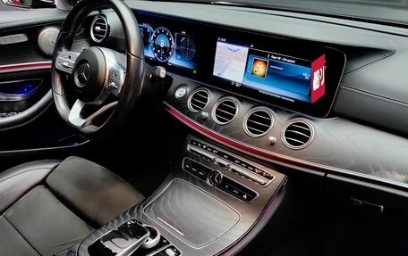Mercedes-Benz E-Класс, 2019 год, 3 550 000 рублей, 24 фотография
