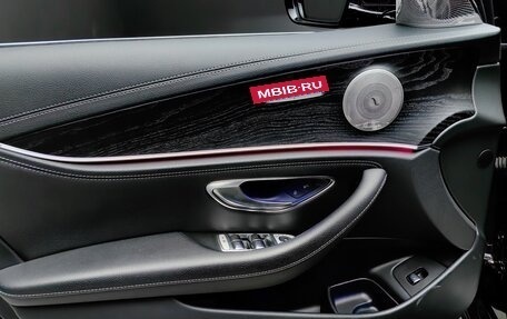 Mercedes-Benz E-Класс, 2019 год, 3 550 000 рублей, 19 фотография