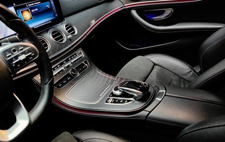 Mercedes-Benz E-Класс, 2019 год, 3 550 000 рублей, 30 фотография