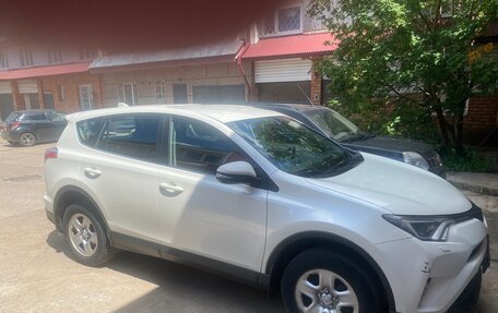 Toyota RAV4, 2017 год, 2 650 000 рублей, 2 фотография