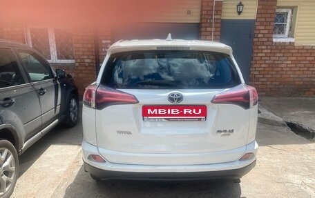 Toyota RAV4, 2017 год, 2 650 000 рублей, 4 фотография