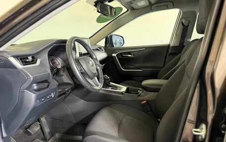 Toyota RAV4, 2021 год, 2 895 000 рублей, 10 фотография
