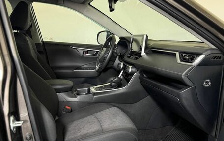 Toyota RAV4, 2021 год, 2 895 000 рублей, 13 фотография
