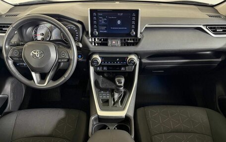 Toyota RAV4, 2021 год, 2 895 000 рублей, 15 фотография