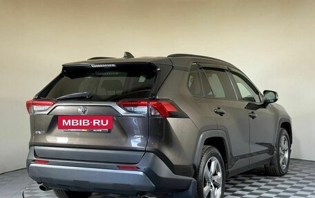 Toyota RAV4, 2021 год, 2 895 000 рублей, 5 фотография