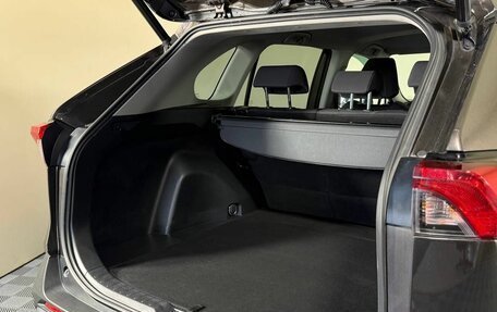 Toyota RAV4, 2021 год, 2 895 000 рублей, 19 фотография