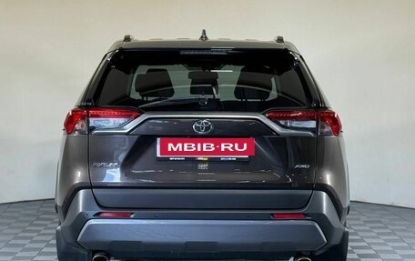 Toyota RAV4, 2021 год, 2 895 000 рублей, 6 фотография