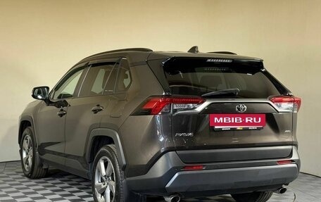 Toyota RAV4, 2021 год, 2 895 000 рублей, 7 фотография