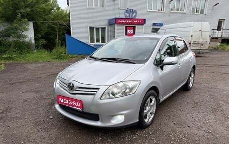 Toyota Auris II, 2011 год, 995 000 рублей, 1 фотография