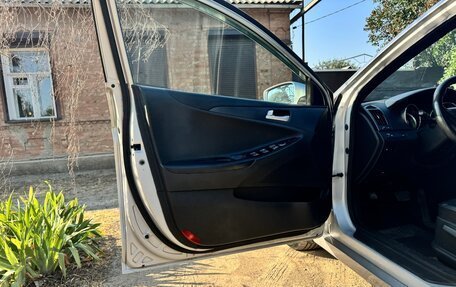 Hyundai Sonata VI, 2010 год, 1 260 000 рублей, 31 фотография