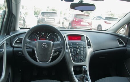 Opel Astra J, 2011 год, 705 000 рублей, 6 фотография