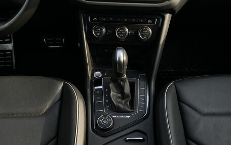Volkswagen Tiguan II, 2020 год, 2 900 000 рублей, 16 фотография