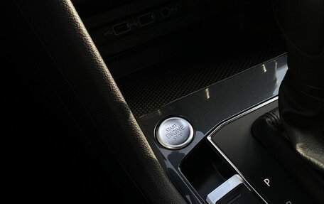 Volkswagen Tiguan II, 2020 год, 2 900 000 рублей, 18 фотография
