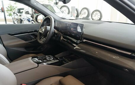 BMW 5 серия, 2024 год, 10 700 000 рублей, 17 фотография