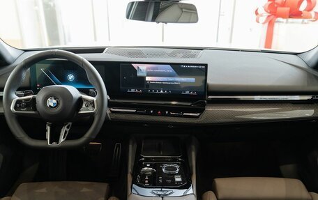 BMW 5 серия, 2024 год, 10 700 000 рублей, 24 фотография