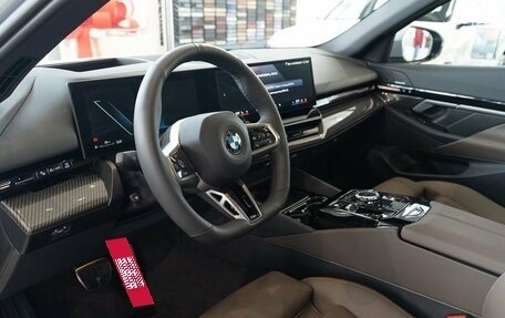 BMW 5 серия, 2024 год, 10 700 000 рублей, 15 фотография