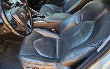 Toyota Camry, 2019 год, 3 000 000 рублей, 8 фотография