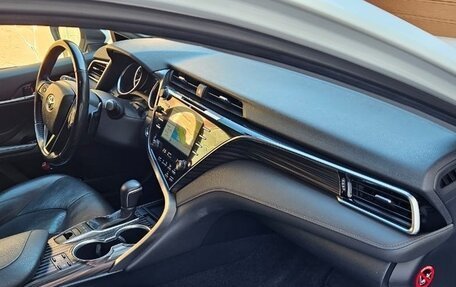 Toyota Camry, 2019 год, 3 000 000 рублей, 9 фотография